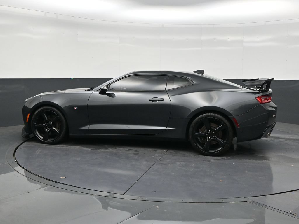 Used 2018 Chevrolet Camaro SS RWD image 2