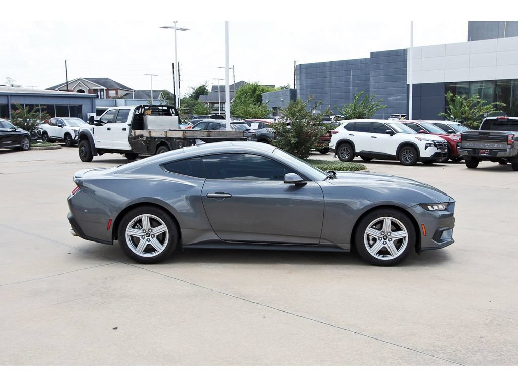 Used 2025 Ford Mustang Premium RWD image 6