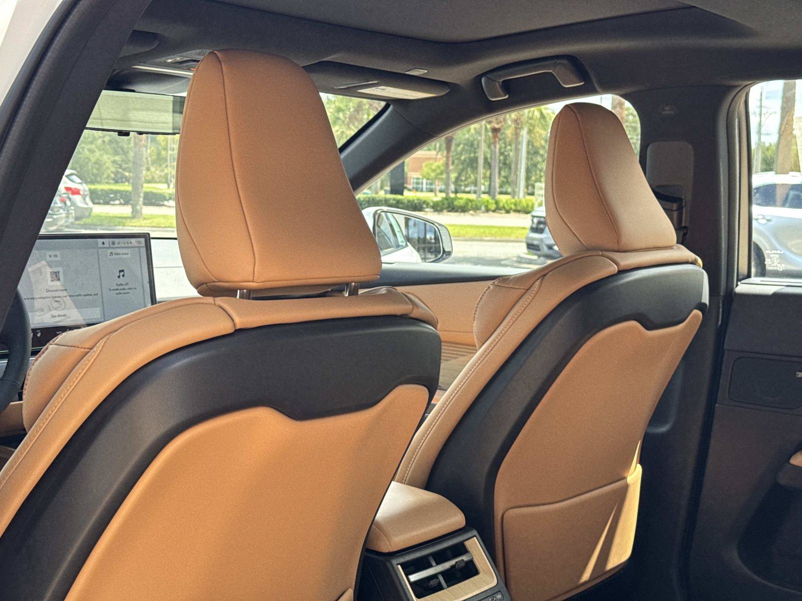 New 2026 Lexus ES 350e w/ Cold Area Package FWD image 19