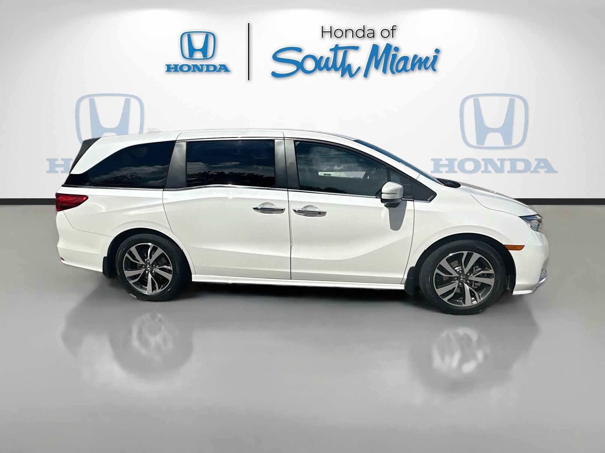 Used 2024 Honda Odyssey Touring image 8