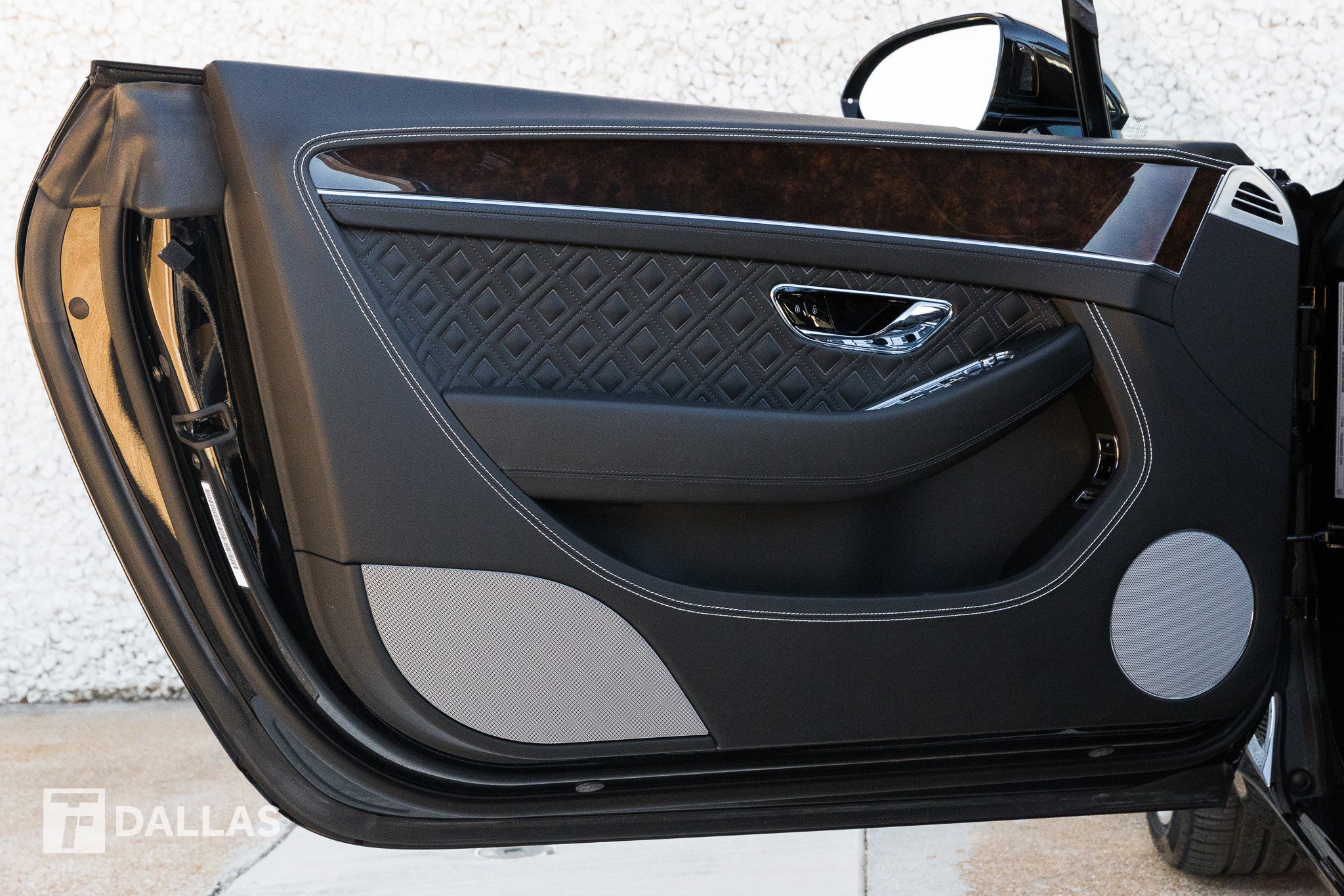 Used 2022 Bentley Continental GT image 21