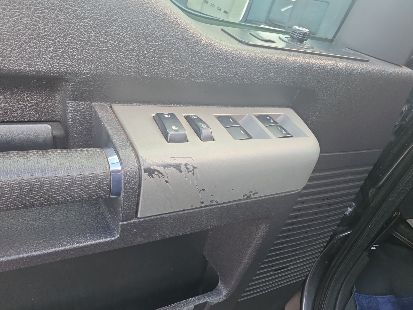 Used 2015 Ford F350 Lariat AWD/4WD image 11