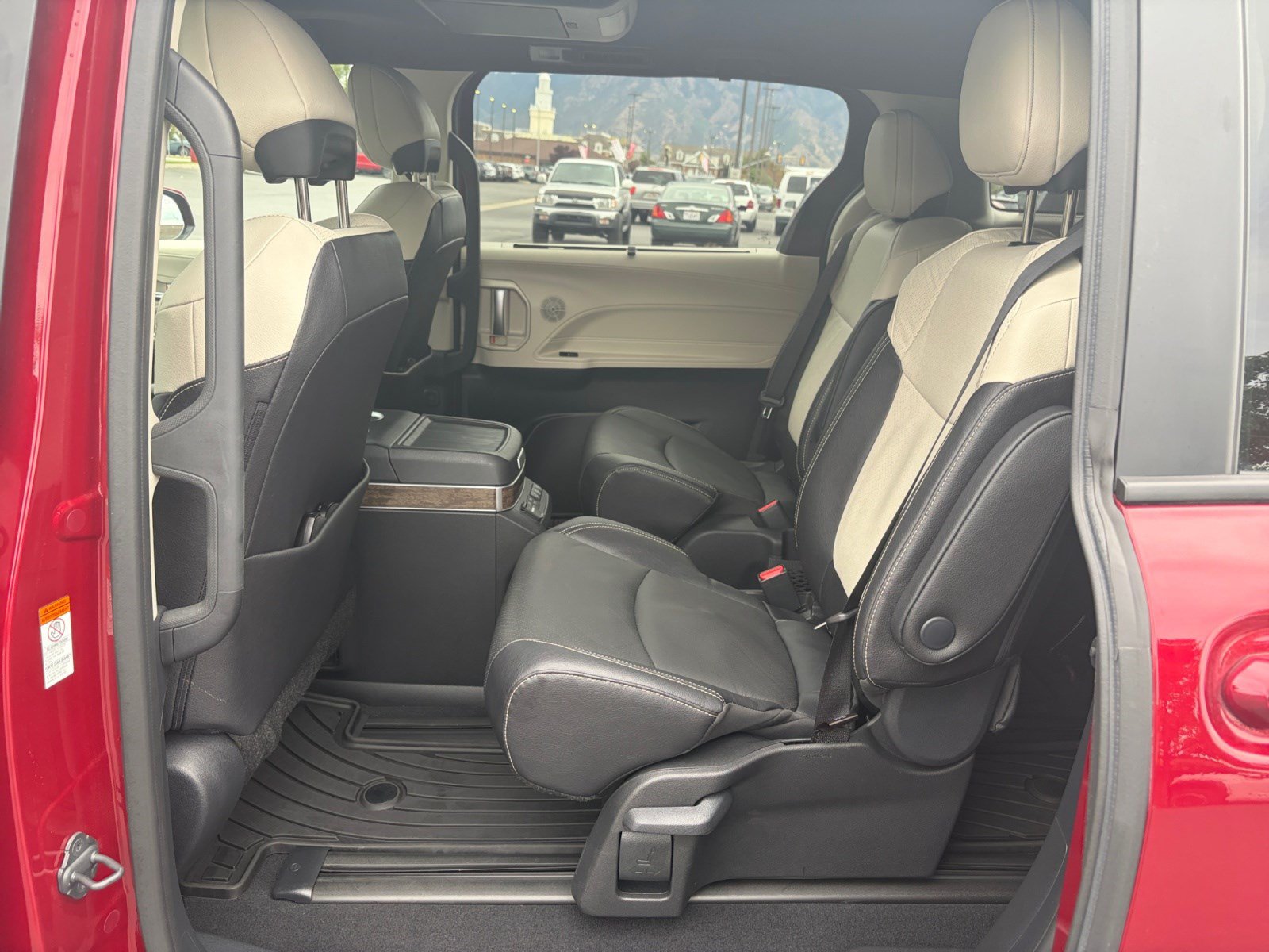 Used 2026 Toyota Sienna Platinum AWD/4WD image 27