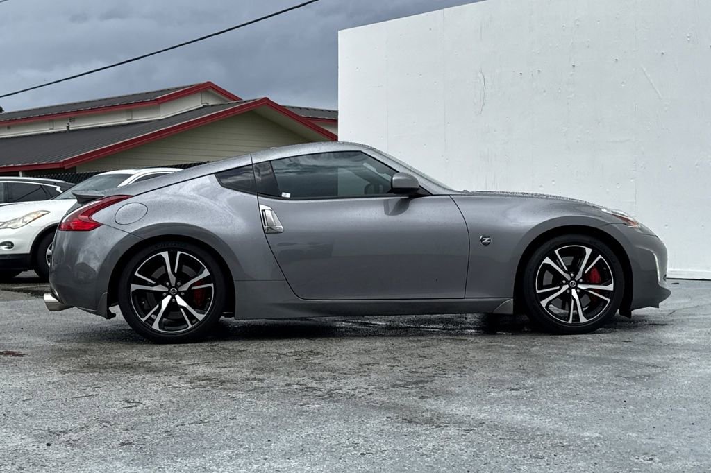 Used 2020 Nissan 370Z Touring Sport RWD image 2