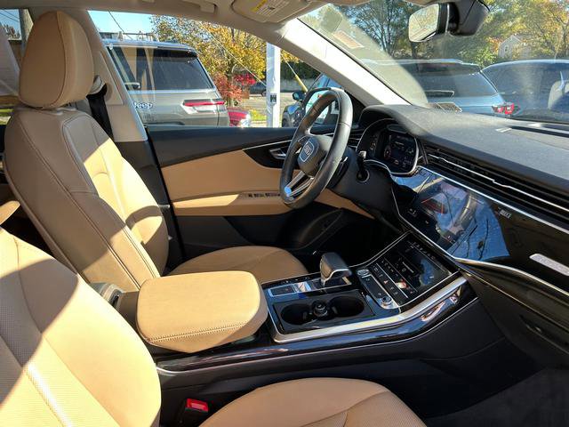 Used 2019 Audi Q8 Premium Plus w/ Premium Plus image 25