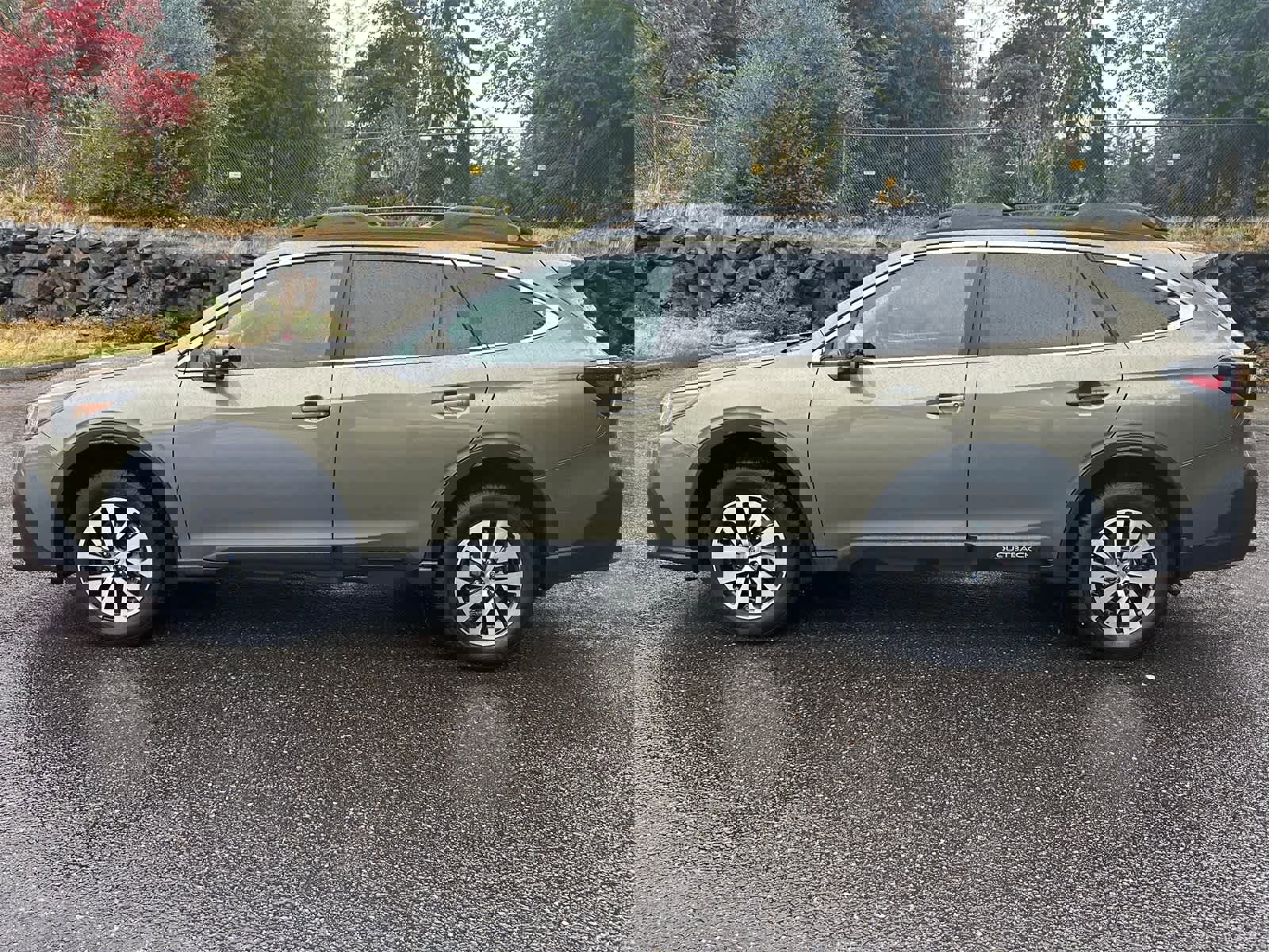 Used 2022 Subaru Outback Premium image 2