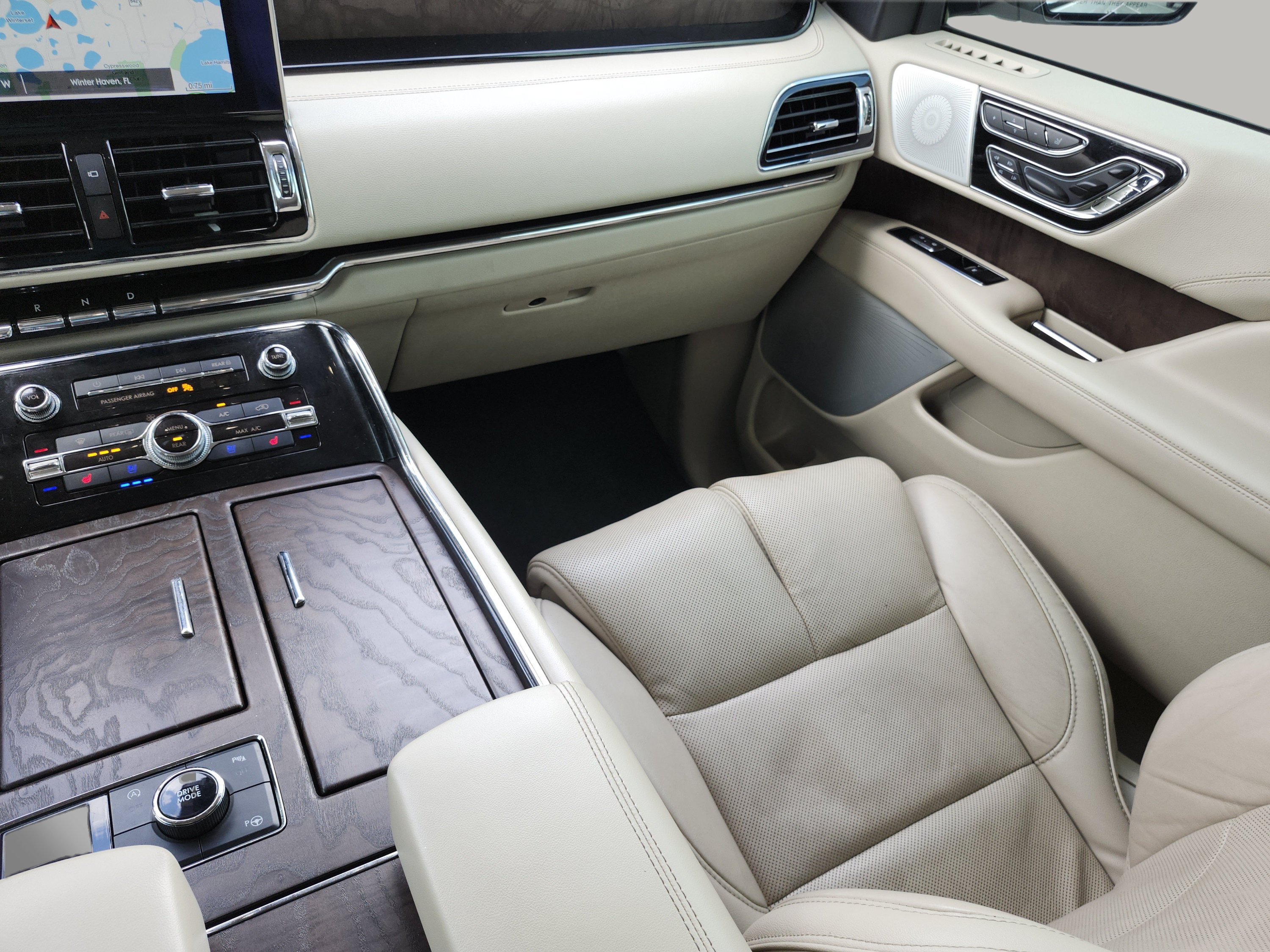 Used 2019 Lincoln Navigator L Reserve AWD/4WD image 17