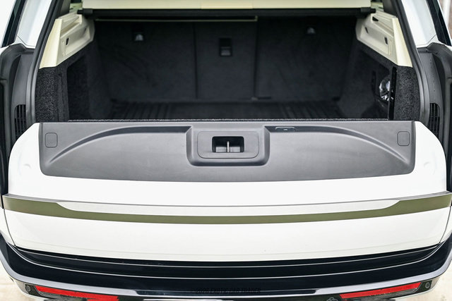 Used 2025 Land Rover Range Rover SE image 68