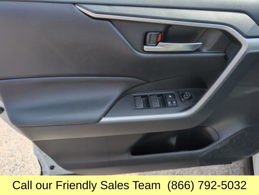 Used 2023 Toyota RAV4 SE w/ Weather & Moonroof Package image 12