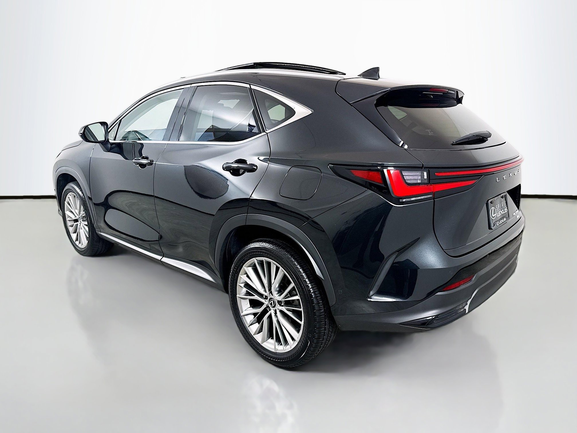 Used 2024 Lexus NX 350h AWD w/ Vision Package image 5