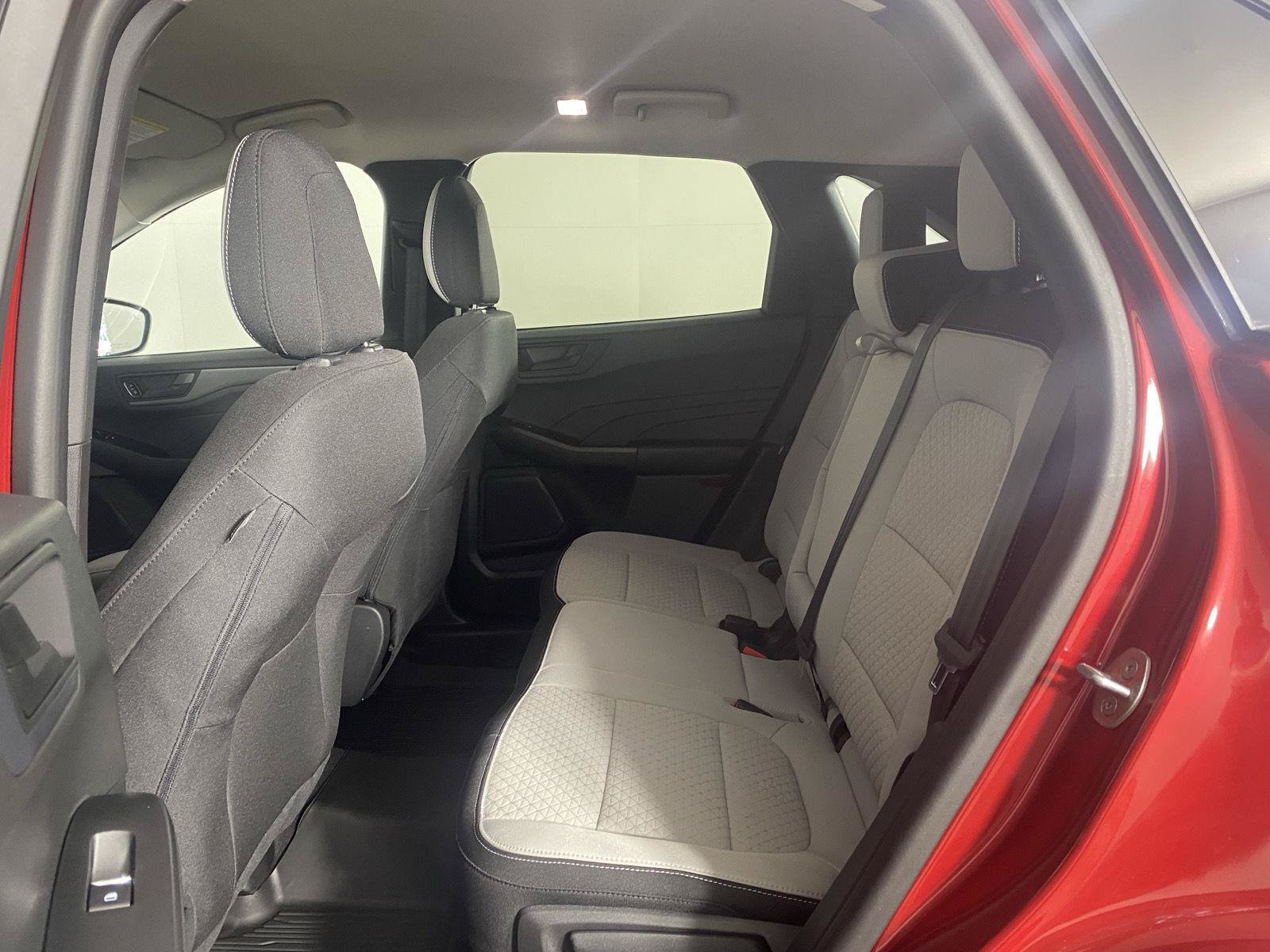 Used 2023 Ford Escape Active AWD/4WD image 26