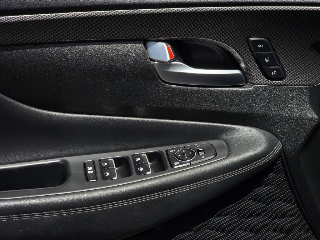 Used 2020 Hyundai Santa Fe Limited FWD image 11