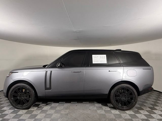 Used 2026 Land Rover Range Rover SE AWD/4WD image 3