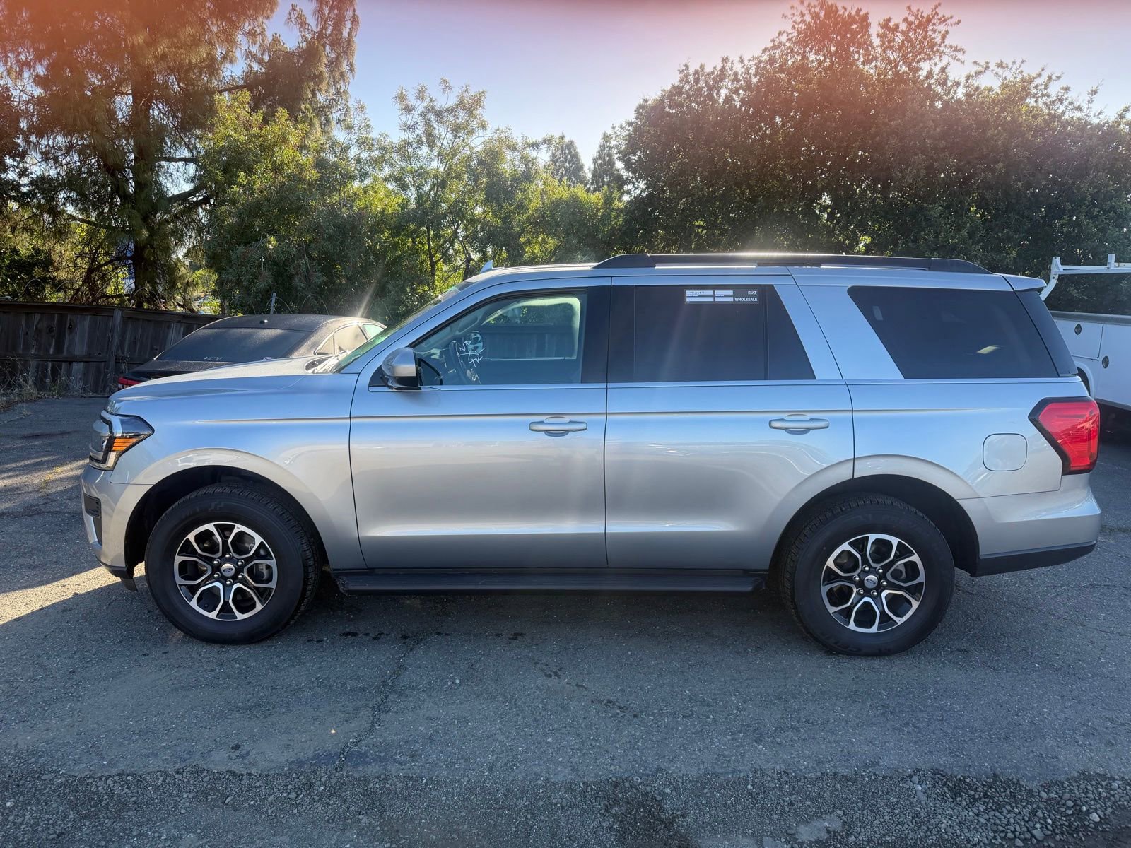 Used 2024 Ford Expedition XLT AWD/4WD image 2