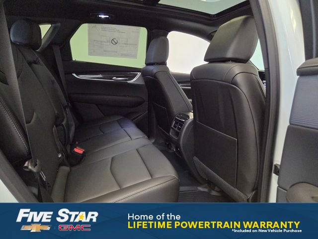 New 2026 Cadillac XT5 Sportv w/ LPO, Floor Liner Package AWD/4WD image 17