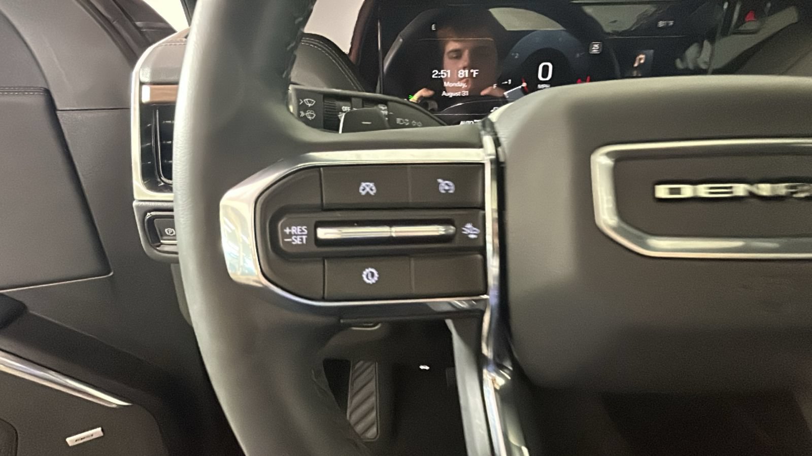 New 2026 GMC Yukon Denali w/ Sun & Power Step Package AWD/4WD image 18