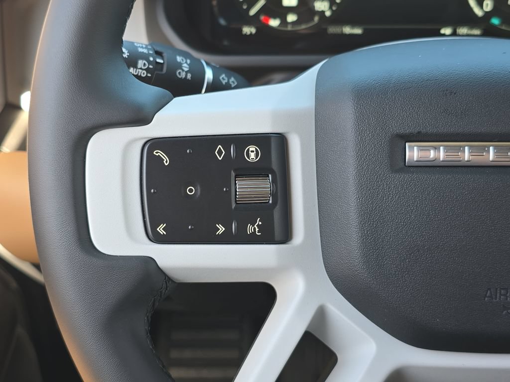 New 2026 Land Rover Defender 110 X-Dynamic SE AWD/4WD image 18