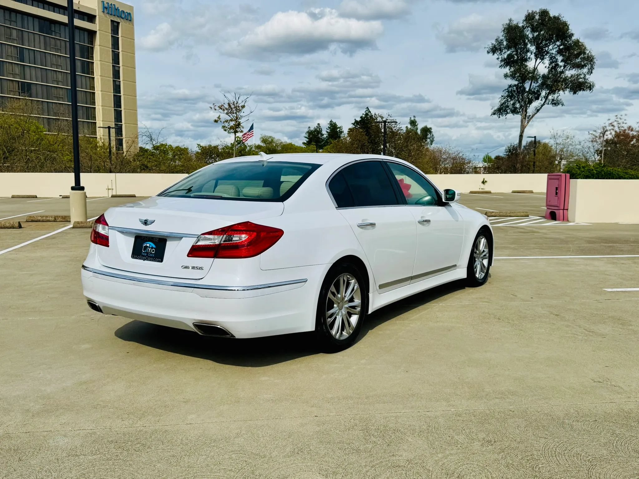Used 2014 Hyundai Genesis 3.8 RWD image 7