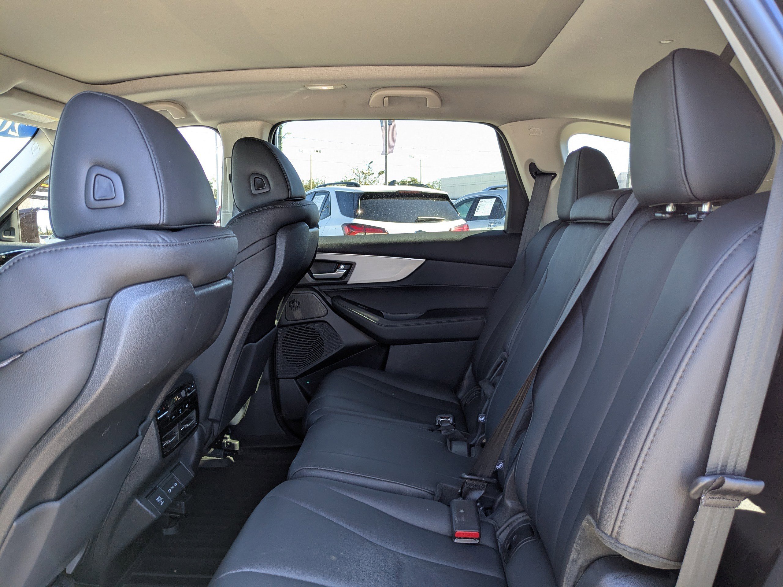 Used 2025 Acura MDX SH-AWD image 15