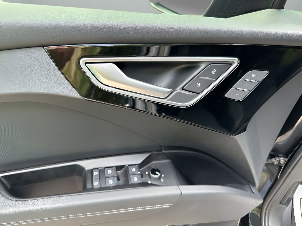 Used 2023 Audi Q4 e-tron Premium Plus w/ Premium Plus image 21