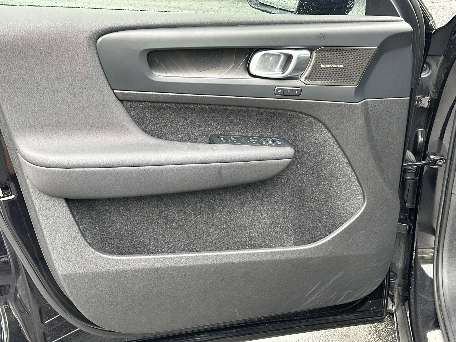 Certified 2023 Volvo C40 P8 Recharge Ultimate image 15