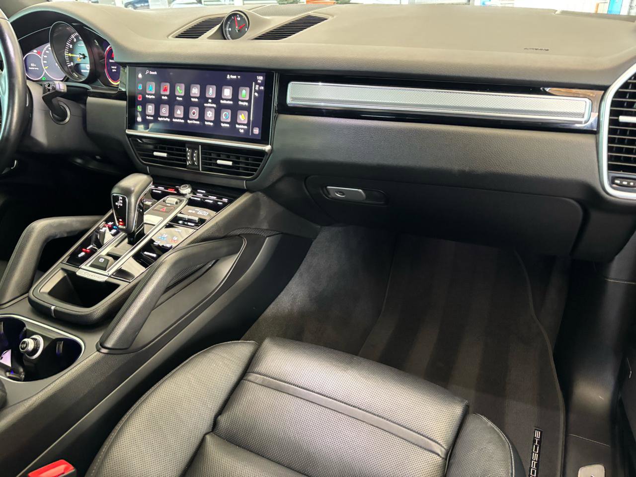 Used 2022 Porsche Cayenne Platinum Edition AWD/4WD image 24