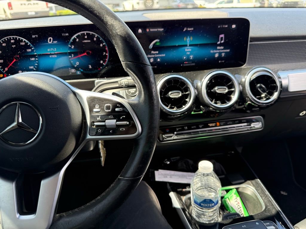 Used 2021 Mercedes-Benz GLB 250 4MATIC image 8