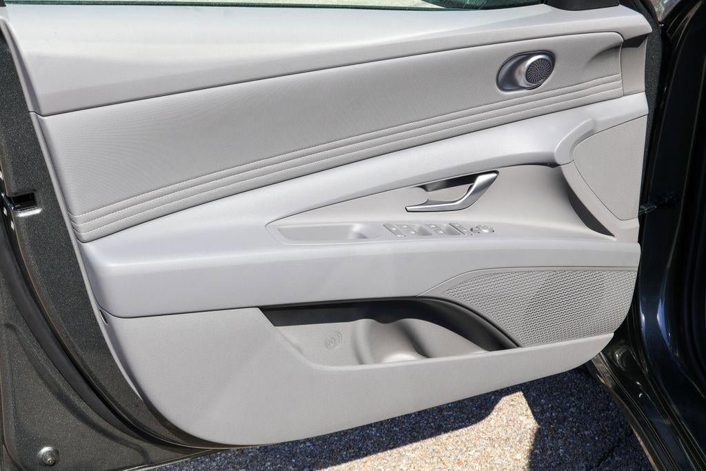 New 2026 Hyundai Elantra Sport FWD image 19