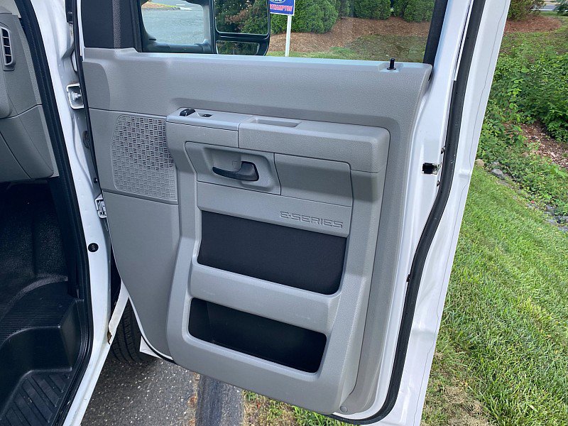 Certified 2021 Ford E-450 and Econoline 450 Super Duty w/ Power Windows & Locks Group image 36