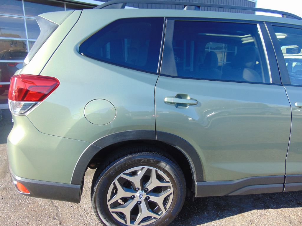 Used 2019 Subaru Forester Premium image 14