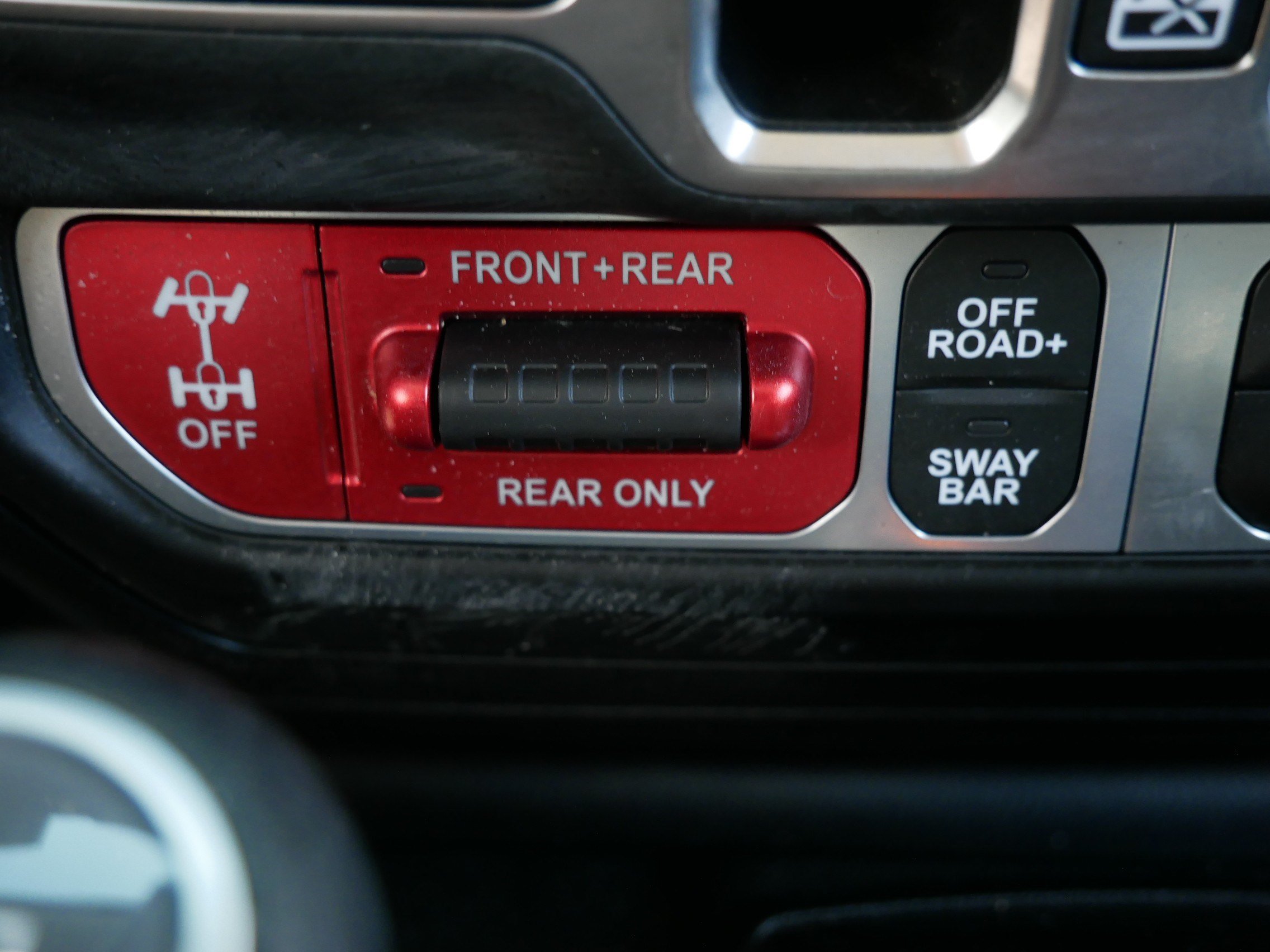 Used 2020 Jeep Gladiator Rubicon w/ Safety Group AWD/4WD image 32