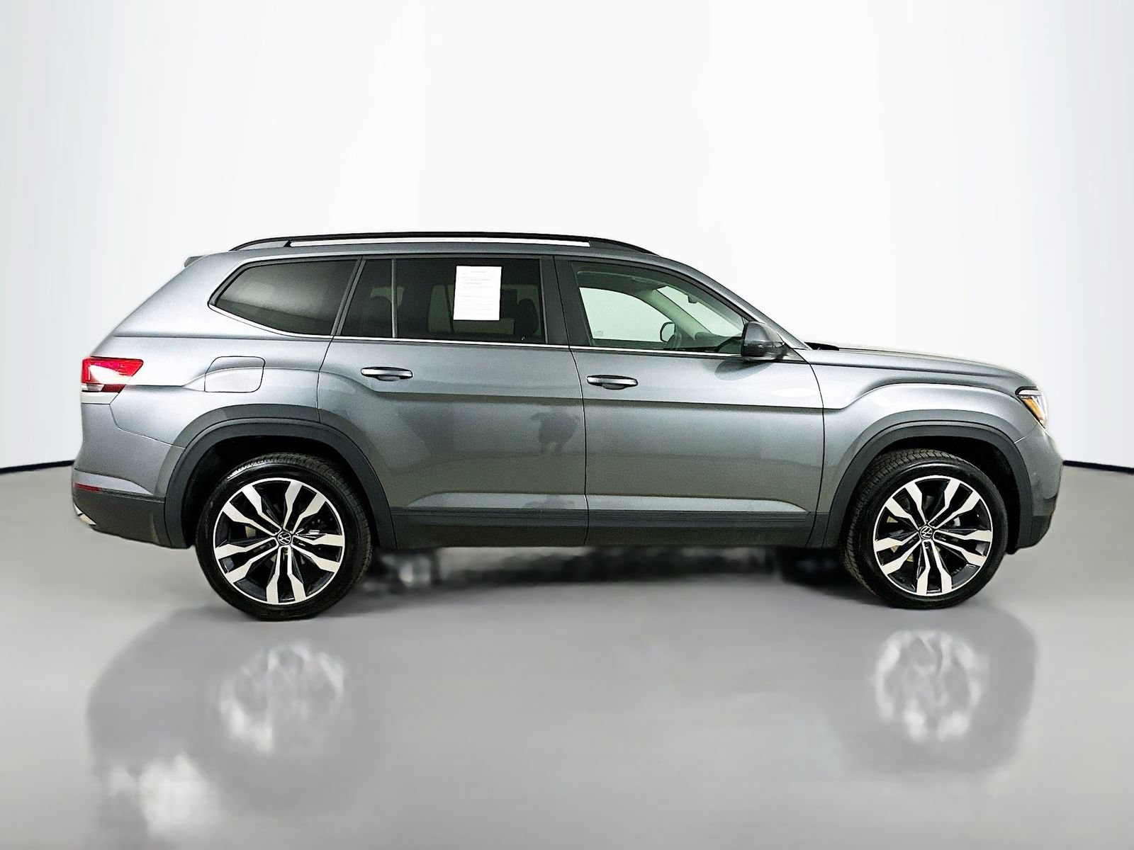 Used 2022 Volkswagen Atlas SE AWD/4WD image 4