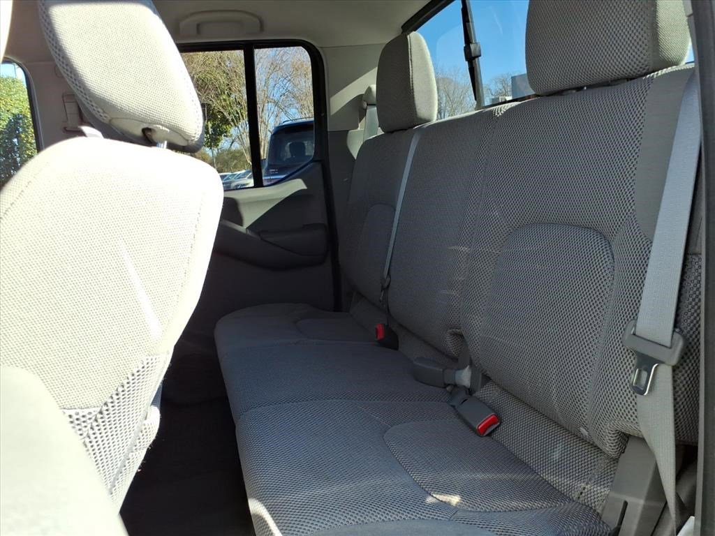 Used 2017 Nissan Frontier SV image 13