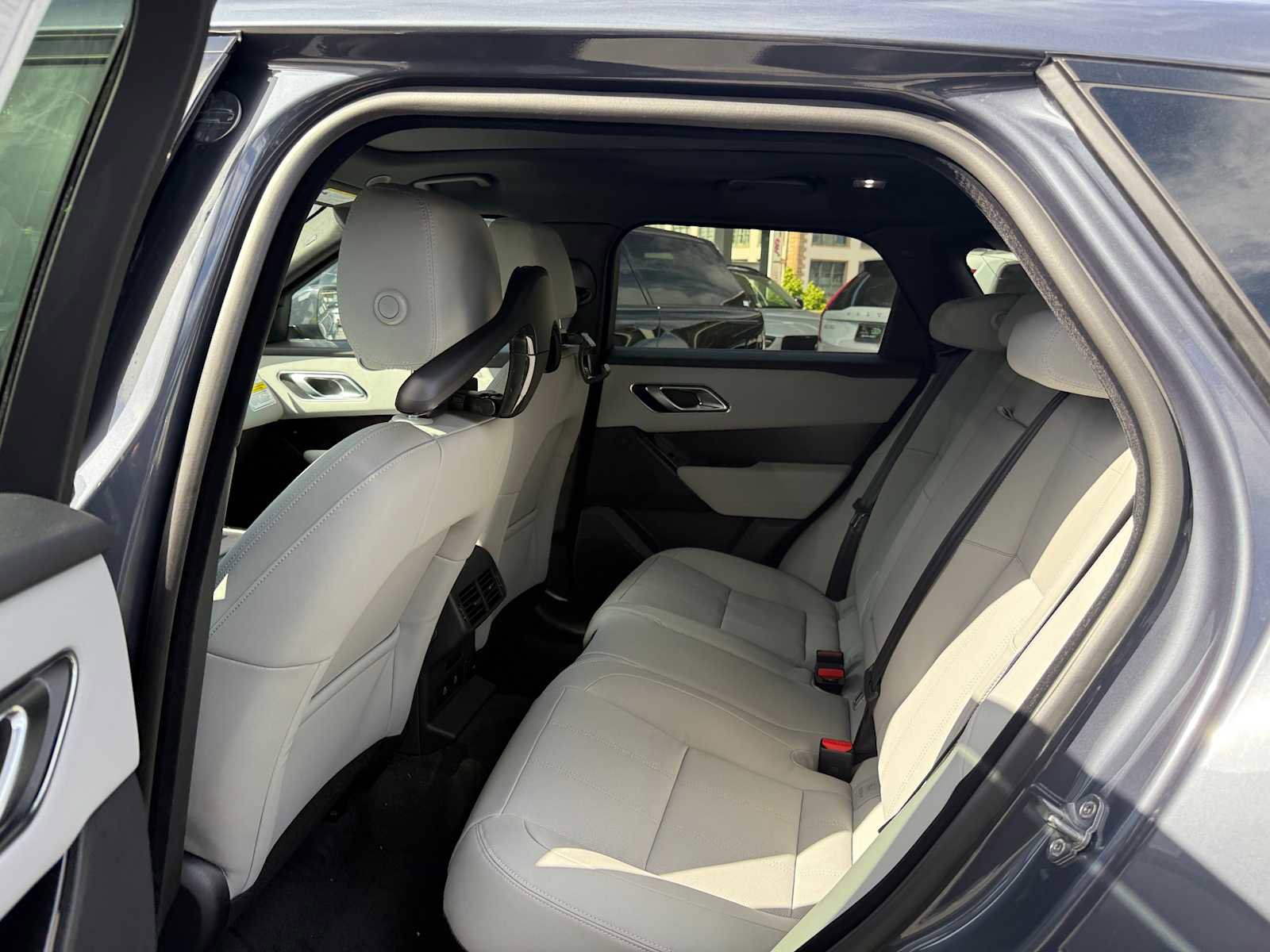 New 2026 Land Rover Range Rover Velar Dynamic SE image 15