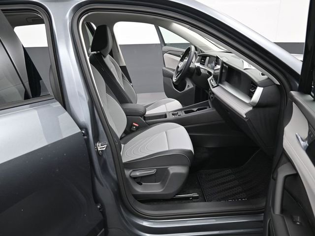 New 2026 Volkswagen Tiguan SE image 14