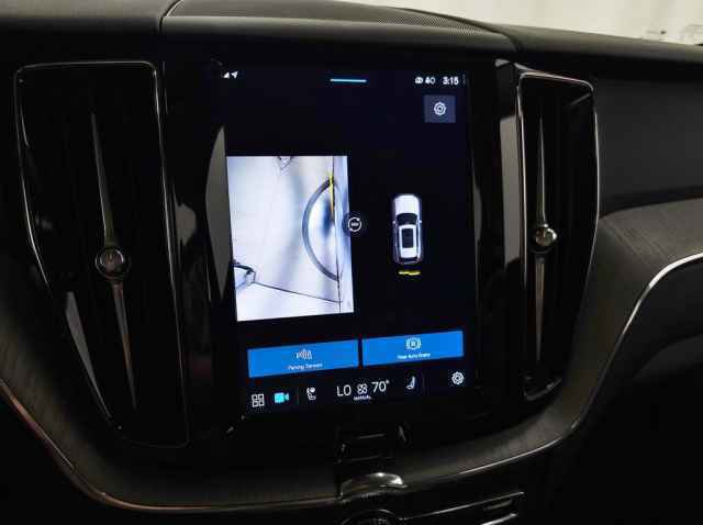 Certified 2025 Volvo XC60 B5 Plus AWD/4WD image 30