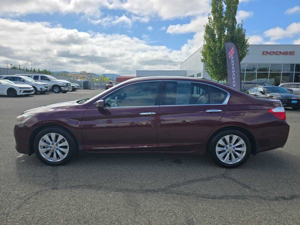 Used 2015 Honda Accord Touring image 2