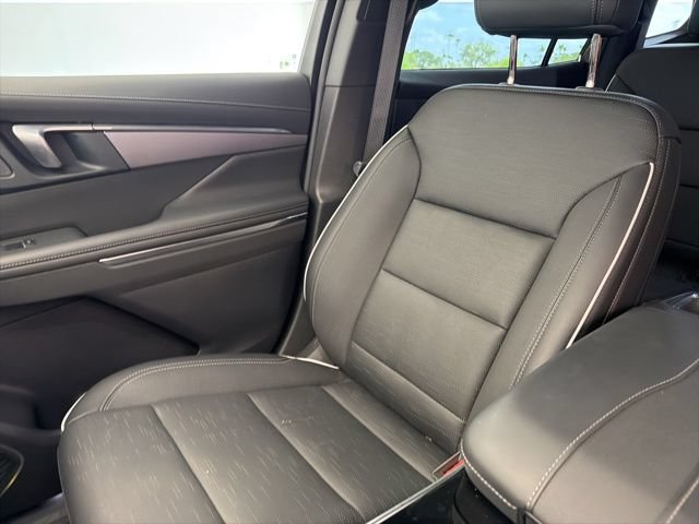Used 2026 Buick Enclave Sport Touring w/ Power Package FWD image 17