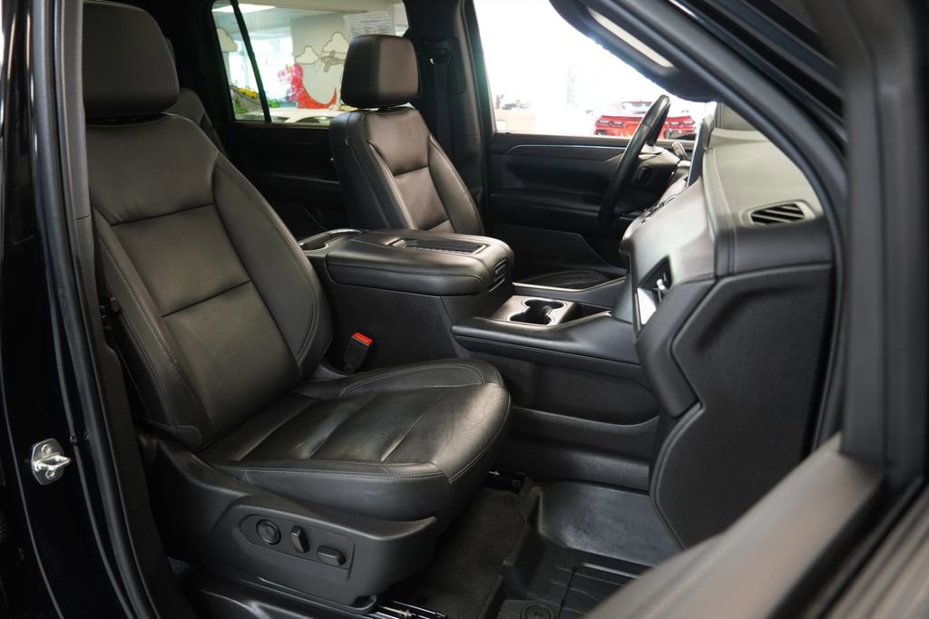 Used 2021 Chevrolet Suburban Z71 w/ Z71 Signature Package AWD/4WD image 39