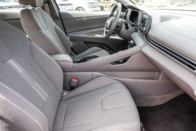 Certified 2025 Hyundai Elantra Sport FWD image 19
