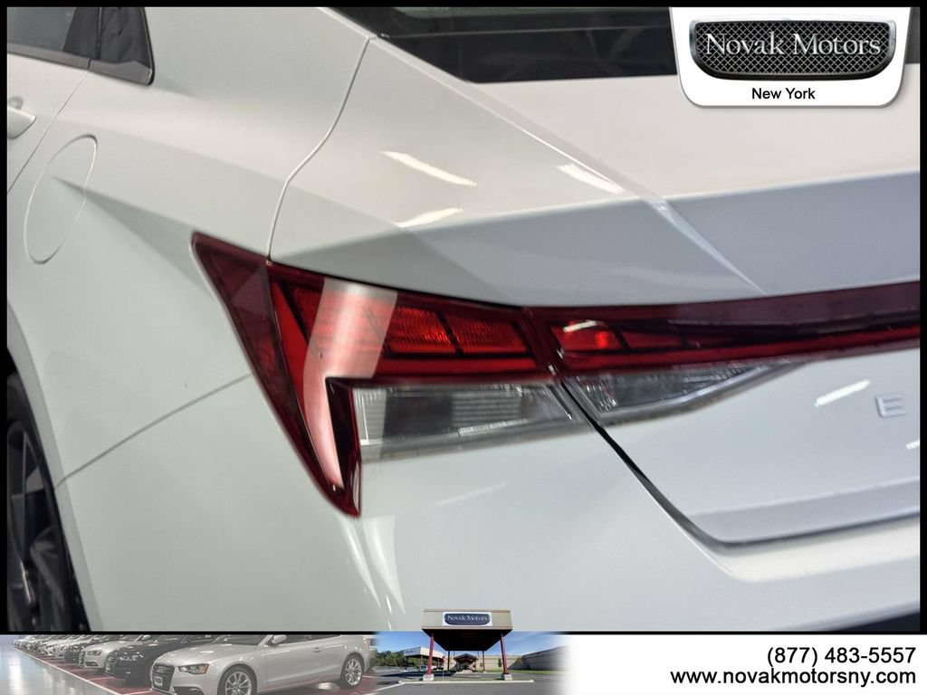 Used 2025 Hyundai Elantra Limited FWD image 9