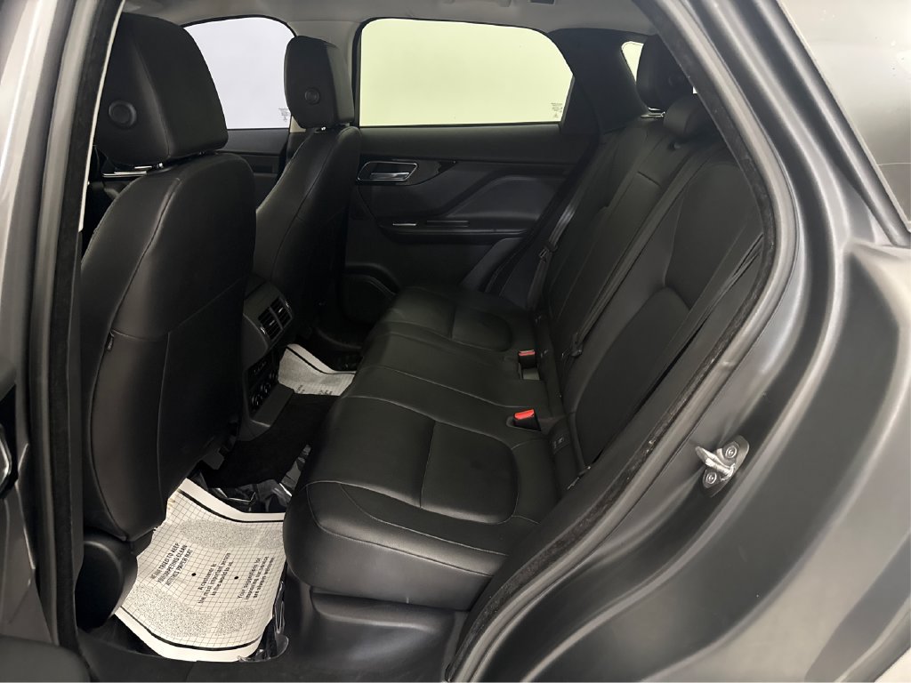 Used 2018 Jaguar F-PACE Premium AWD/4WD image 25