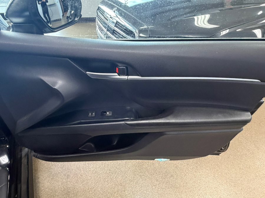 Used 2018 Toyota Camry LE FWD image 20