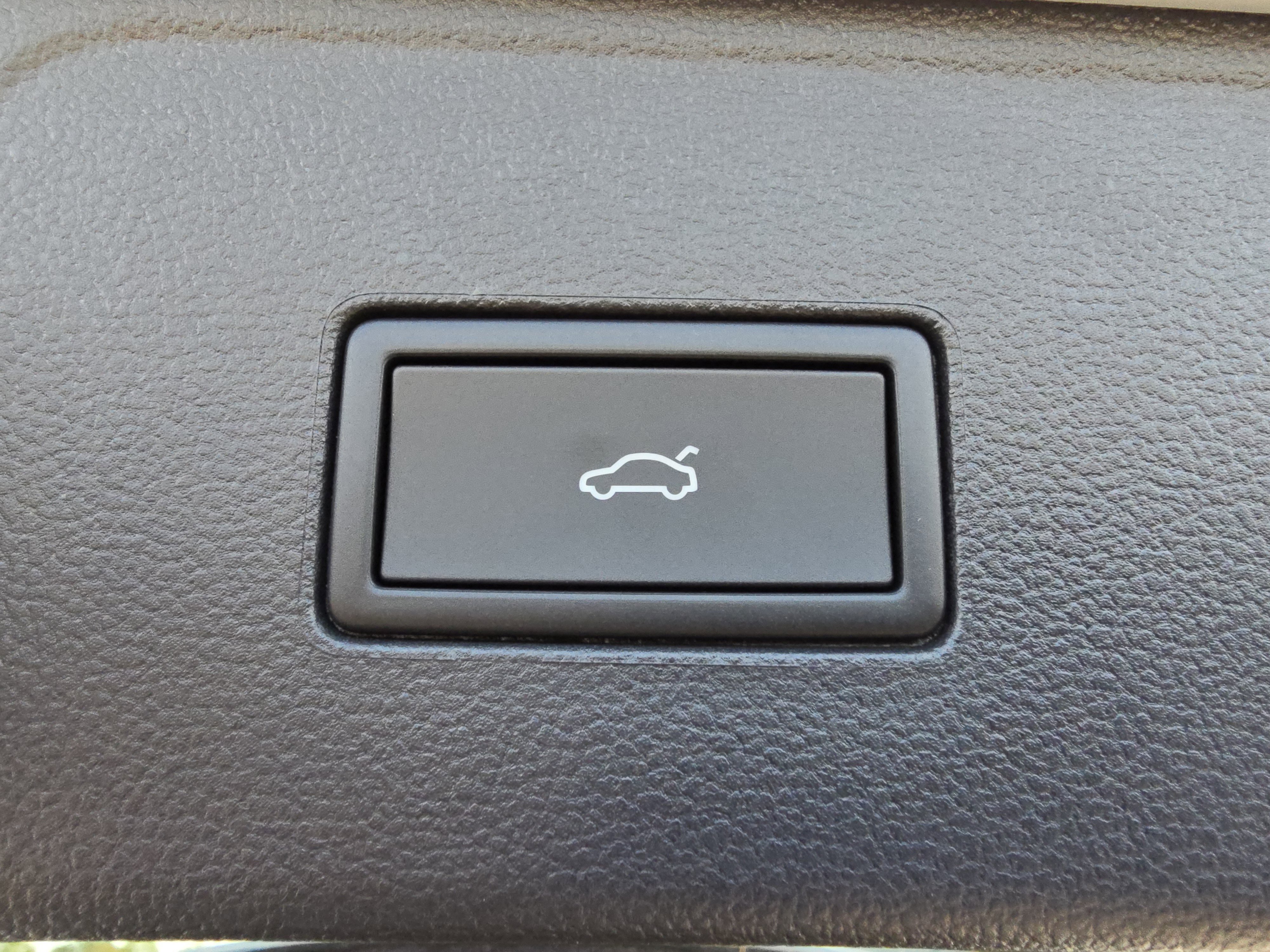 New 2026 Volkswagen Atlas SE image 15