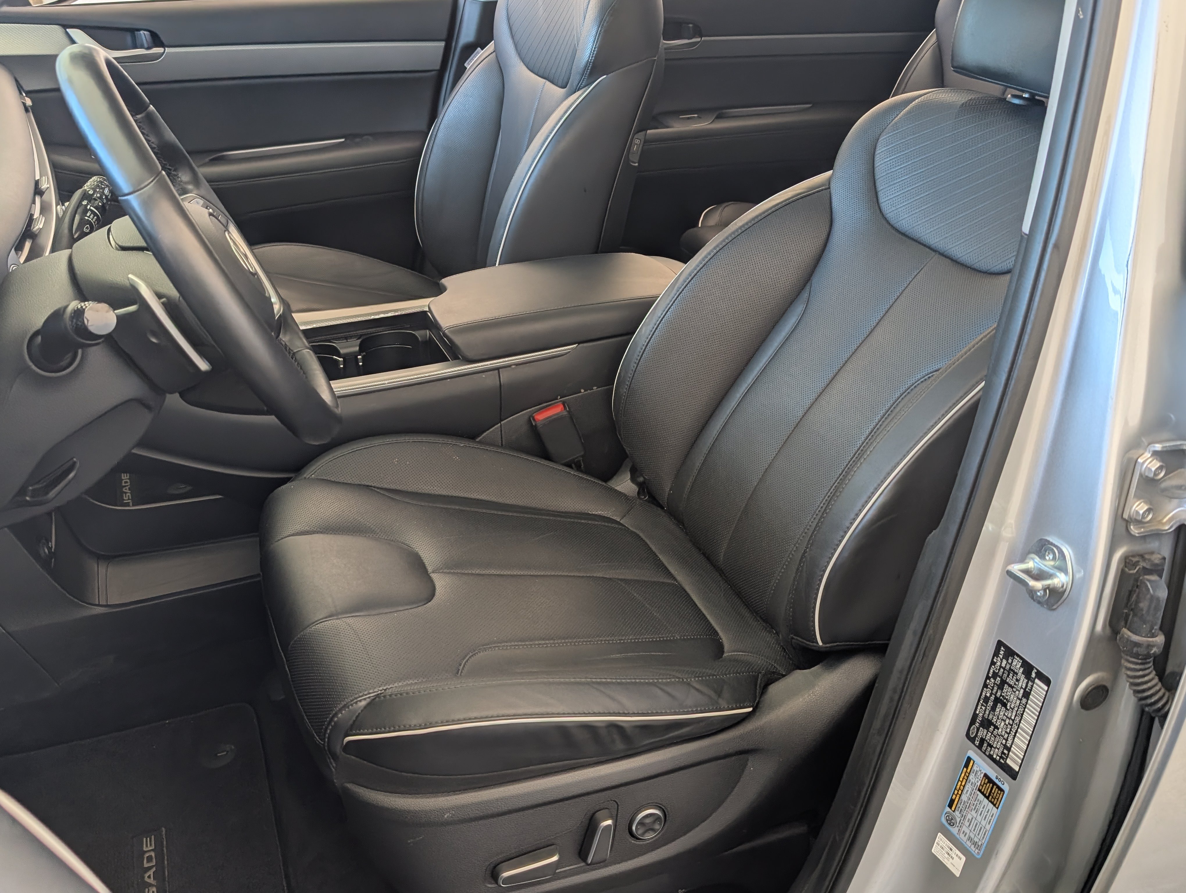 Used 2024 Hyundai Palisade SEL w/ Premium Package FWD image 17