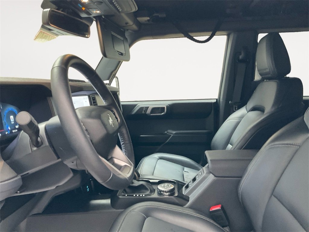 Used 2025 Ford Bronco Badlands image 16