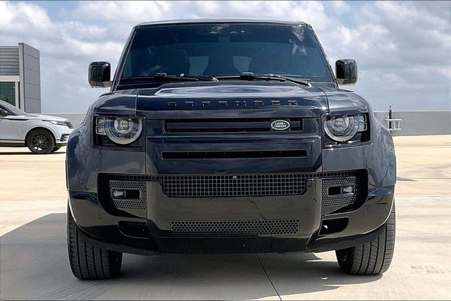 Used 2022 Land Rover Defender 110 X image 3