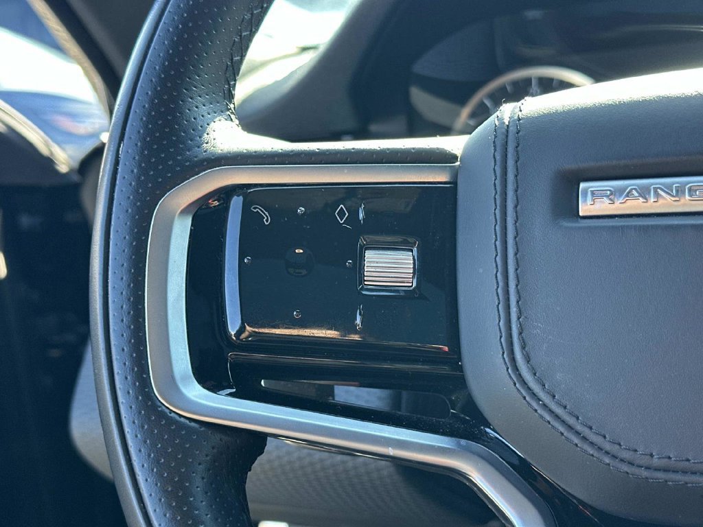 Used 2022 Land Rover Range Rover Evoque R-Dynamic S AWD/4WD image 18