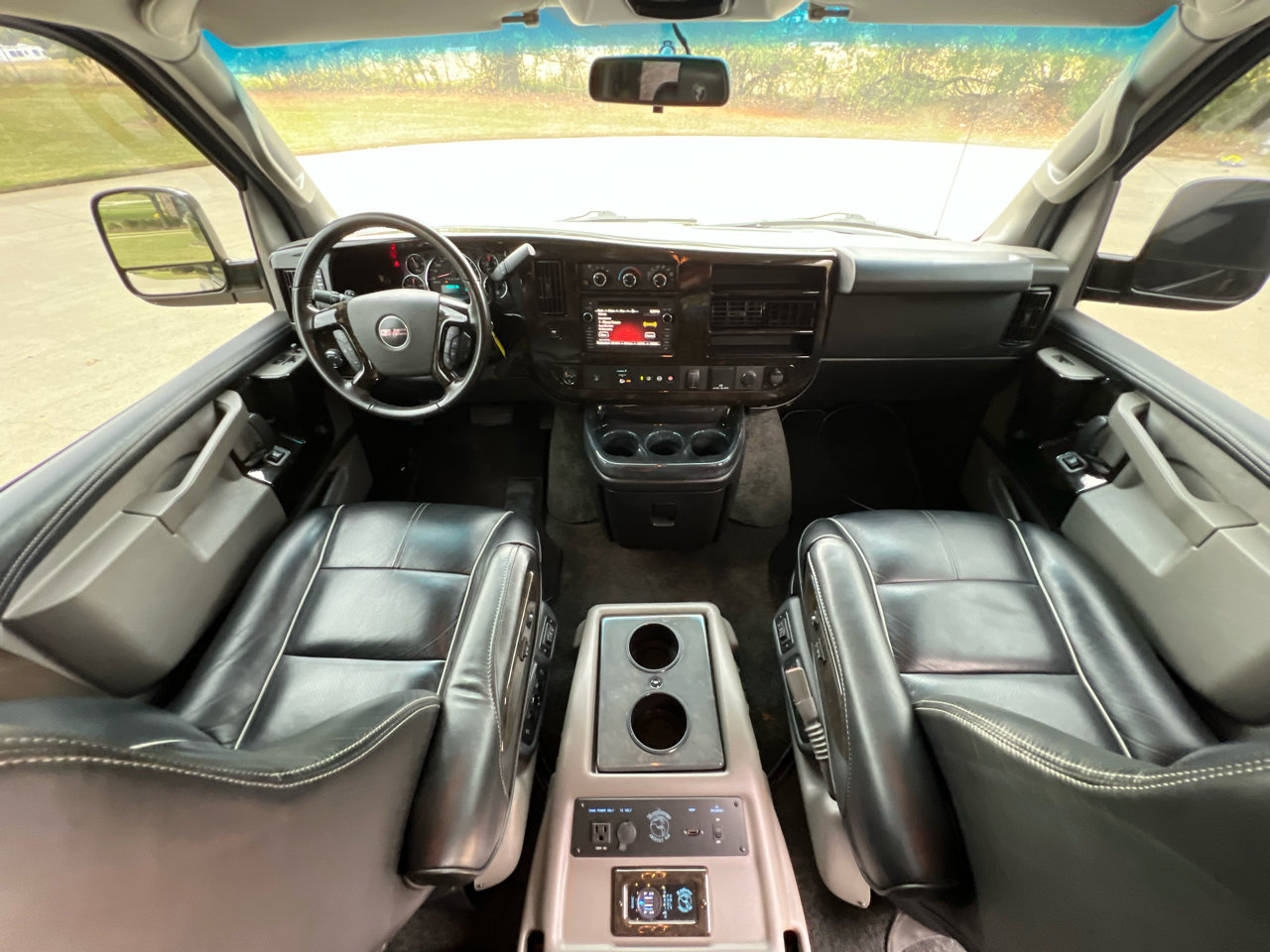 Used 2018 GMC Savana 3500 image 66