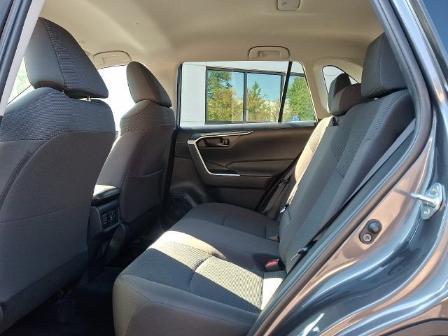 Used 2023 Toyota RAV4 LE AWD/4WD image 10